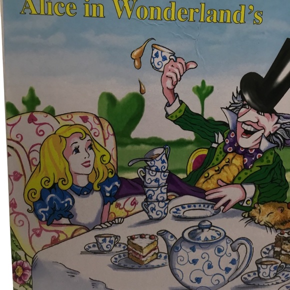 Alice in Wonderland Cafe Box - Picture 4 of 10